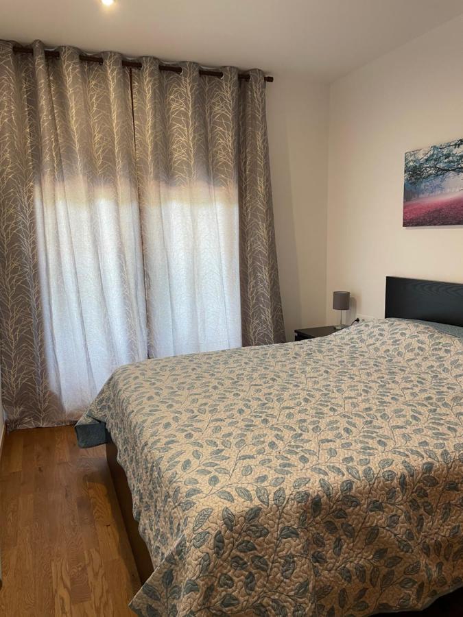 Precioso Calido Apartamento En Sort Con Terraza Exterior photo