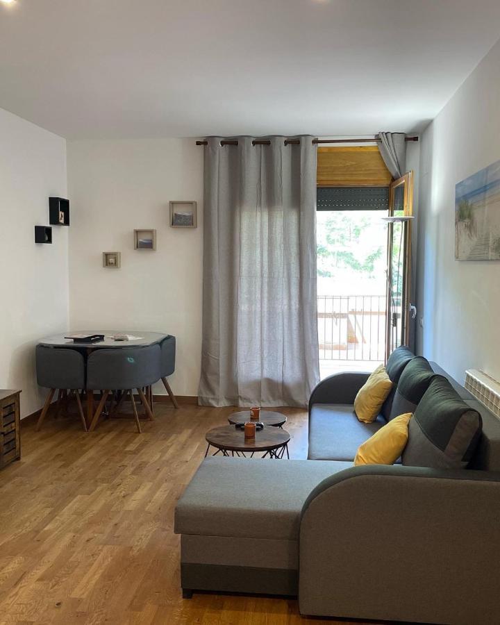 Precioso Calido Apartamento En Sort Con Terraza Exterior photo
