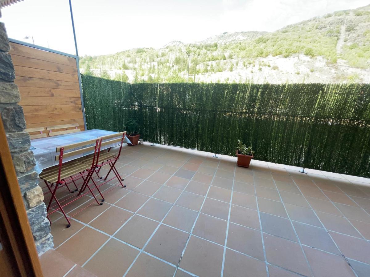 Precioso Calido Apartamento En Sort Con Terraza Exterior photo