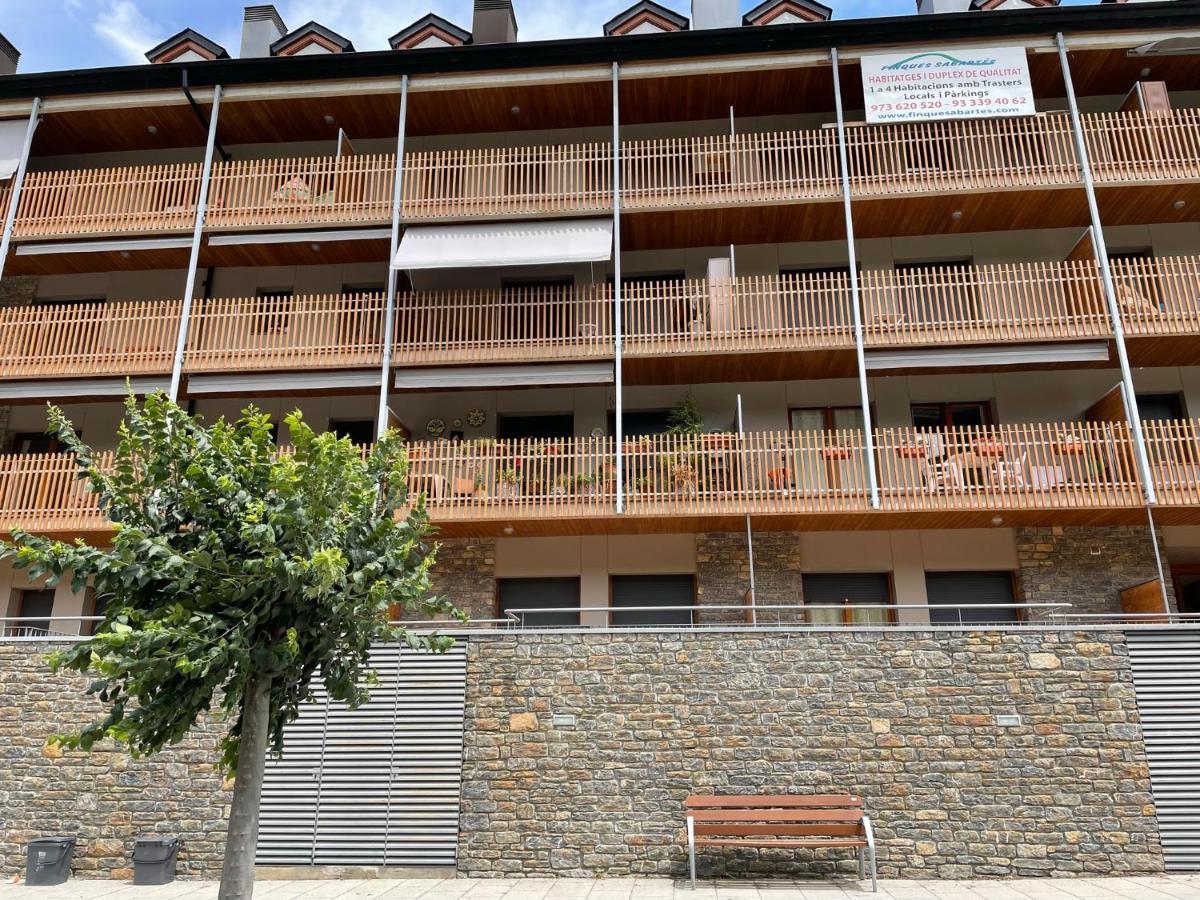 Precioso Calido Apartamento En Sort Con Terraza Exterior photo